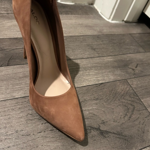 Heels - Picture 8 of 8